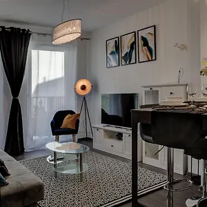  Apartament Garbary 104 - Modern Near Old Town - King Bed - Free Parking Polska